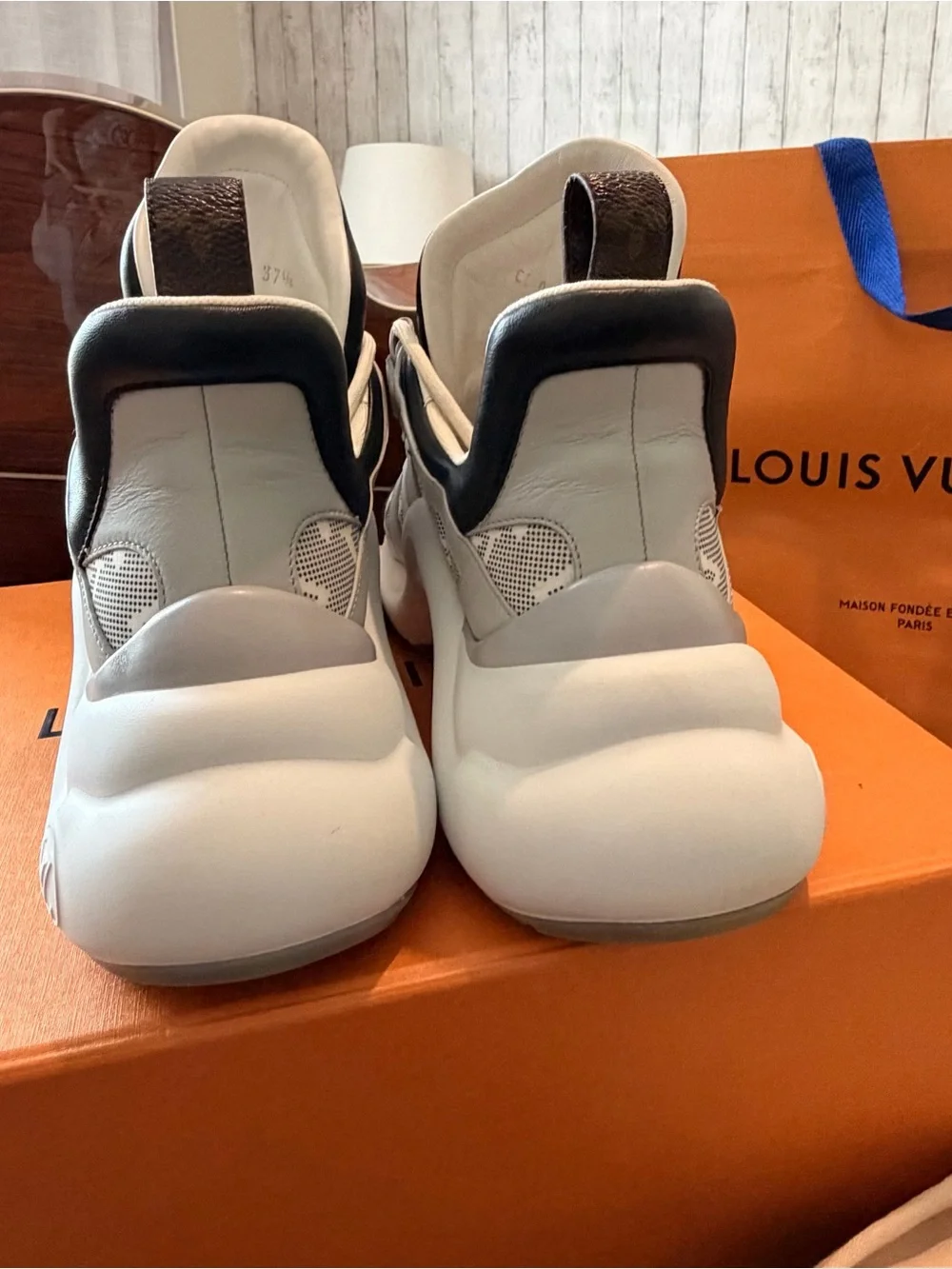 .	Louis Vuitton LV Archlight Sneakers EU 37.5 Women w/ Box - Picture 4 of 11
